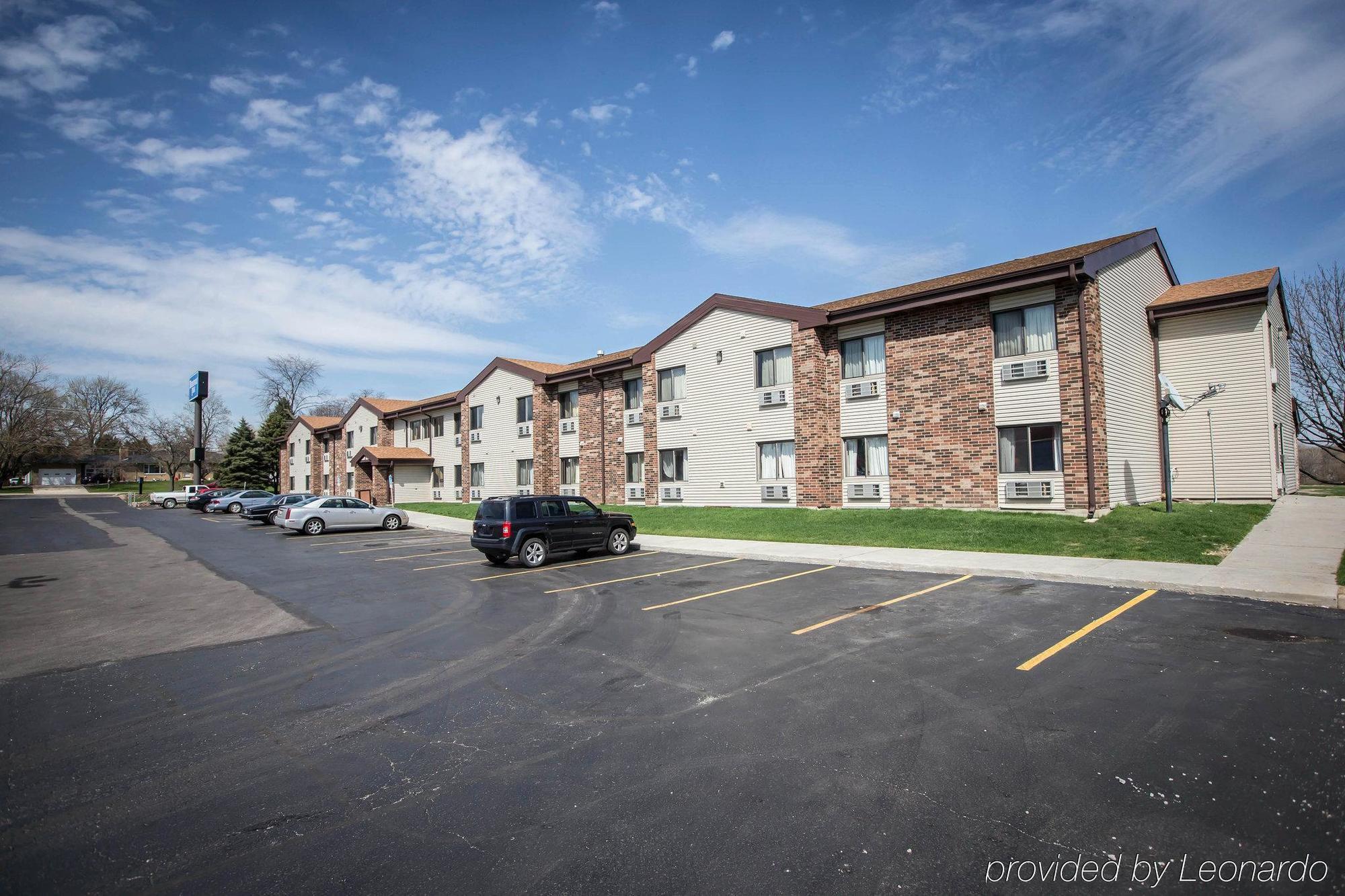 Baymont By Wyndham Joliet Hotel Exterior foto