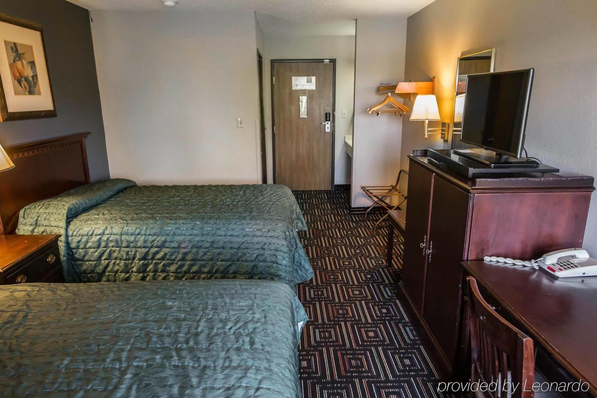 Baymont By Wyndham Joliet Hotel Exterior foto