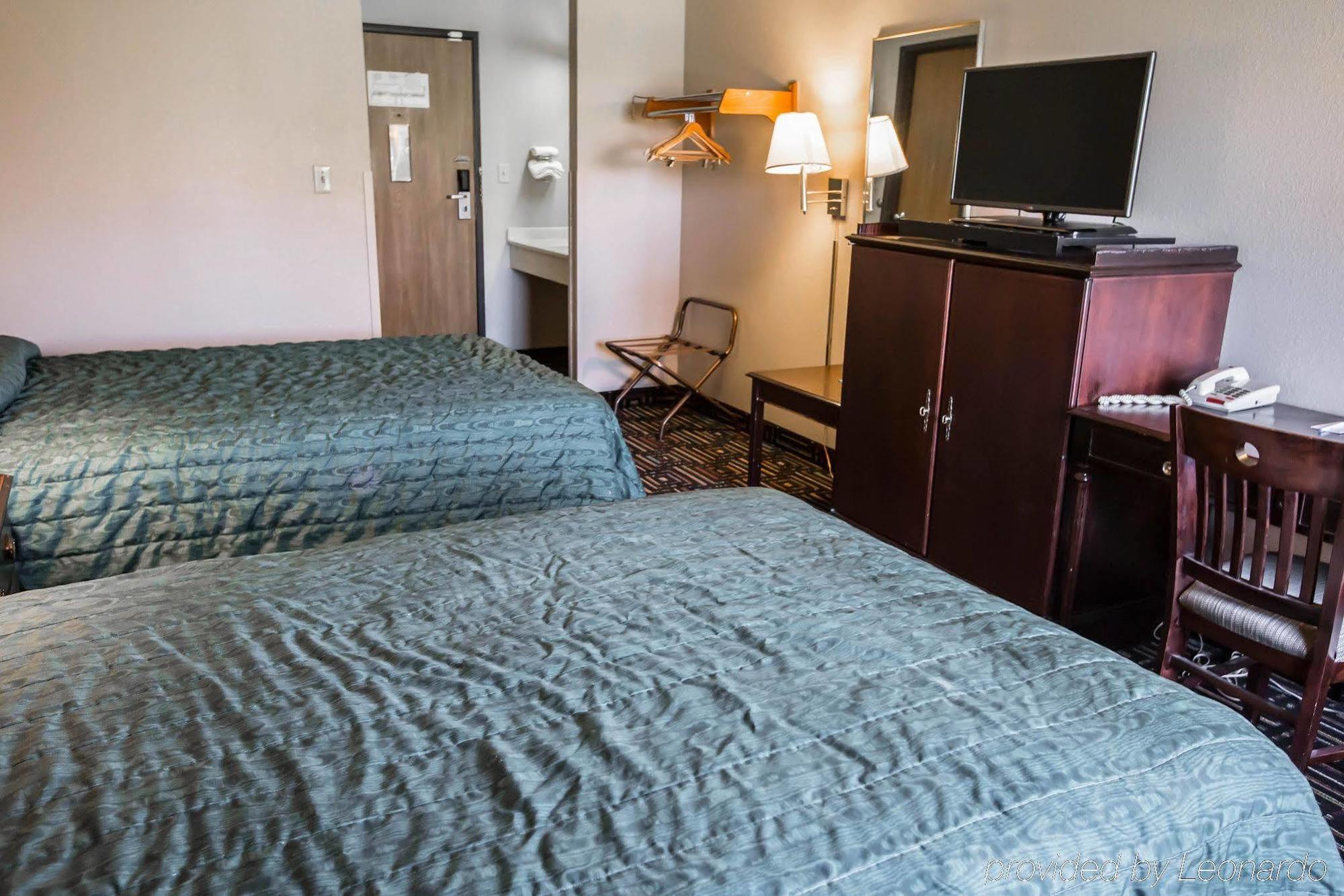Baymont By Wyndham Joliet Hotel Exterior foto