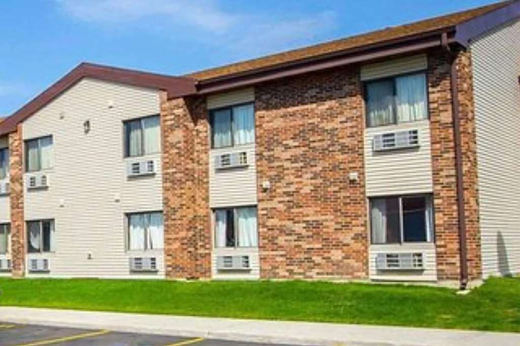 Baymont By Wyndham Joliet Hotel Exterior foto